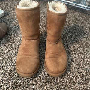 WOMENS UGGS